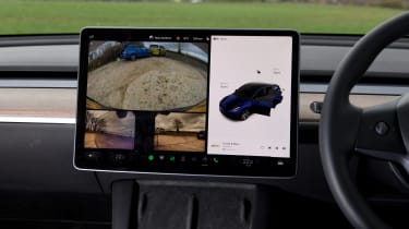 Tesla Model Y Long Range - reversing camera